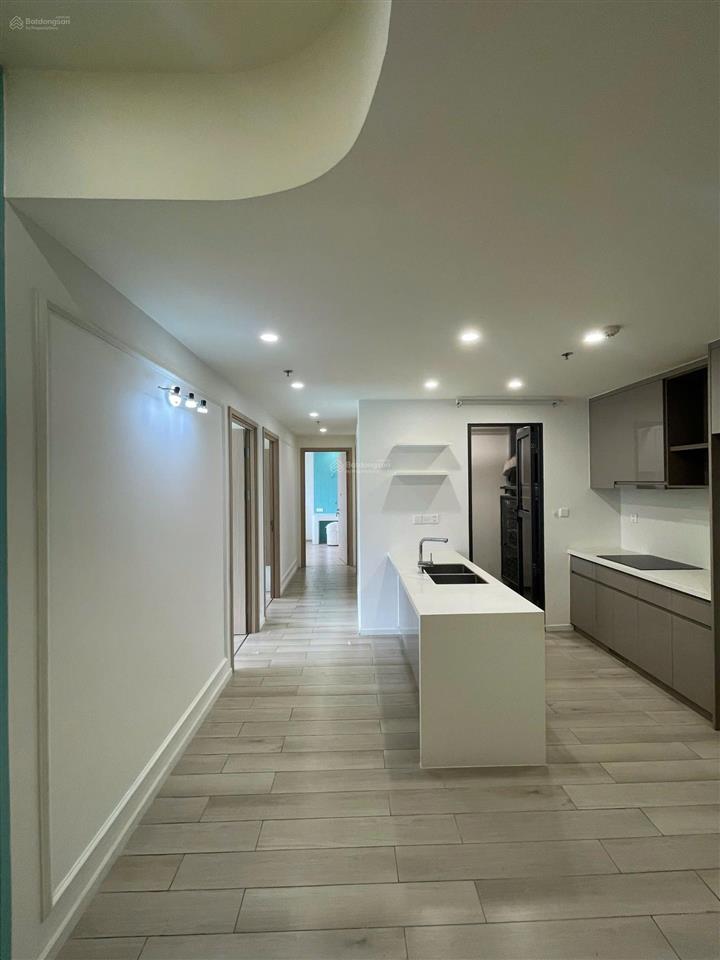 Cho thuê căn 3pn2wc 96m2 khu mcp view hồ bơi cực đẹp, gần vincom, free gym, ở liền, hướng mát