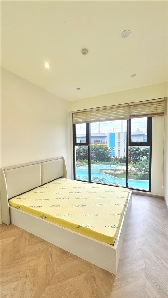 Cho thuê căn 3pn full nội thất gỗ view hồ bơi, khu masteri centre point, toà e, hướng mát