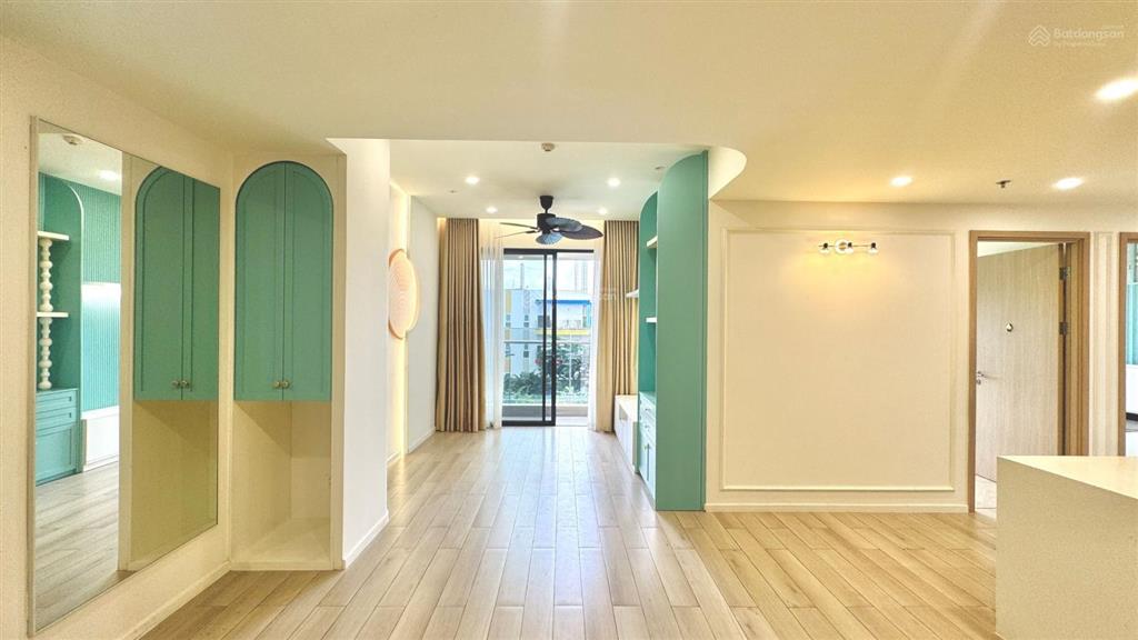 Cho thuê căn 3pn full nội thất gỗ view hồ bơi, khu masteri centre point, toà e, hướng mát