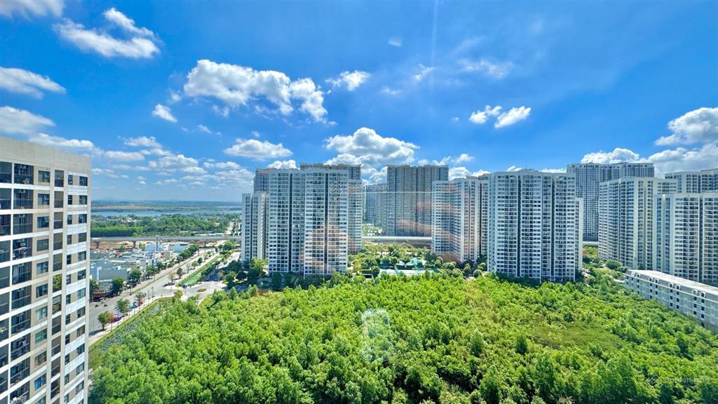 Cho thuê căn góc 3pn 2wc vinhomes q9 view siêu đẹp, hướng đông nam, view hồ bơi sẵn pass thẻ ở ngay