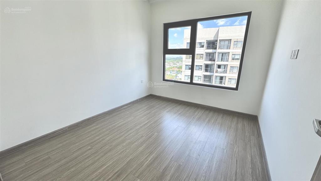 Cho thuê căn góc 3pn 2wc vinhomes q9 view siêu đẹp, hướng đông nam, view hồ bơi sẵn pass thẻ ở ngay