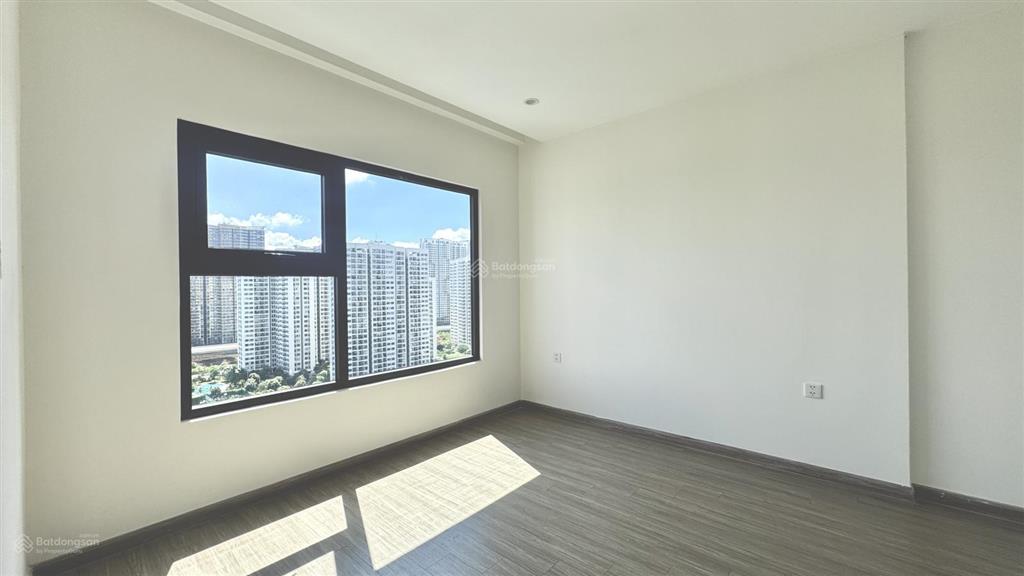 Cho thuê căn góc 3pn 2wc vinhomes q9 view siêu đẹp, hướng đông nam, view hồ bơi sẵn pass thẻ ở ngay