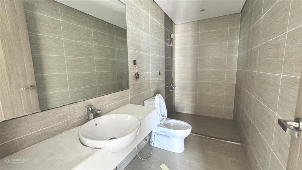 Cho thuê căn góc 3pn 2wc vinhomes q9 view siêu đẹp, hướng đông nam, view hồ bơi sẵn pass thẻ ở ngay