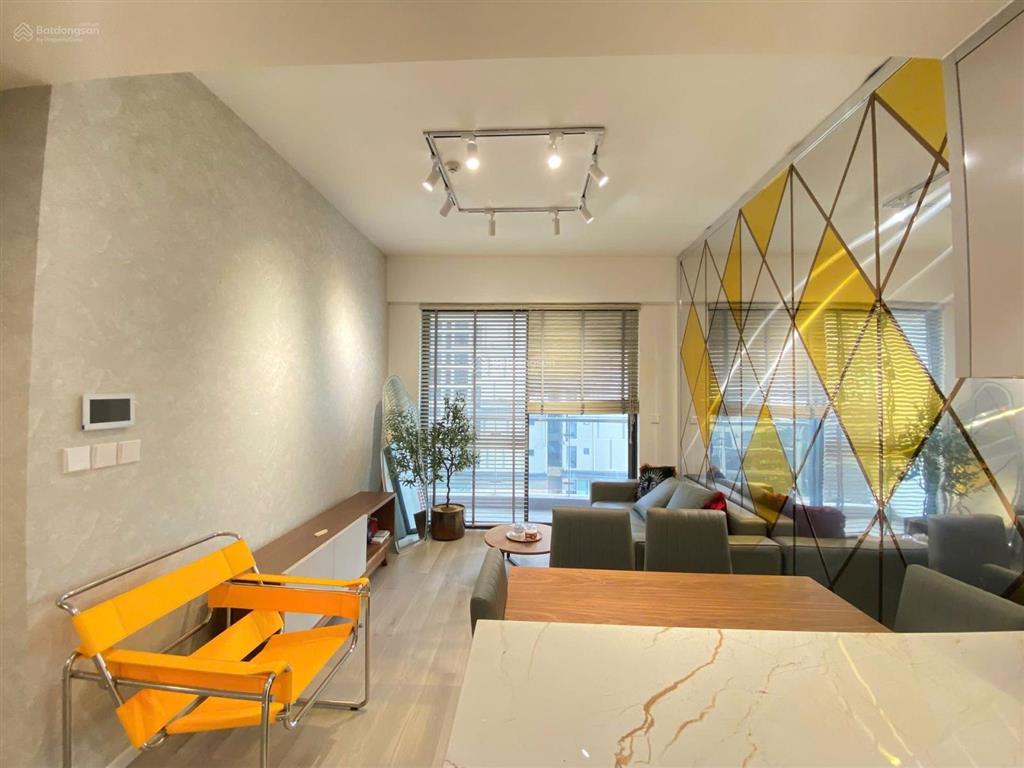 Cho thuê căn 2pn full nt luxury khu lumiere, free gym, view hồ bơi, cv ánh sáng, nhà sẵn ở ngay
