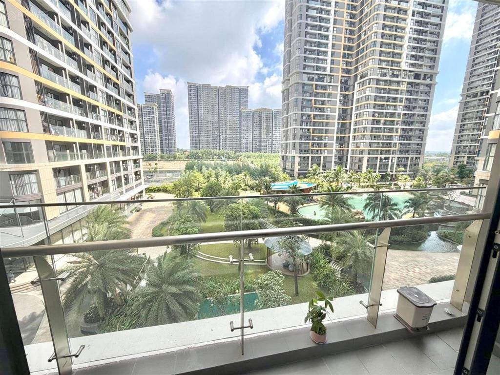 Cho thuê căn 2pn2wc full nt khu beverly đối diện cv 36ha, view hồ bơi, nhà bao đẹp, hướng mát