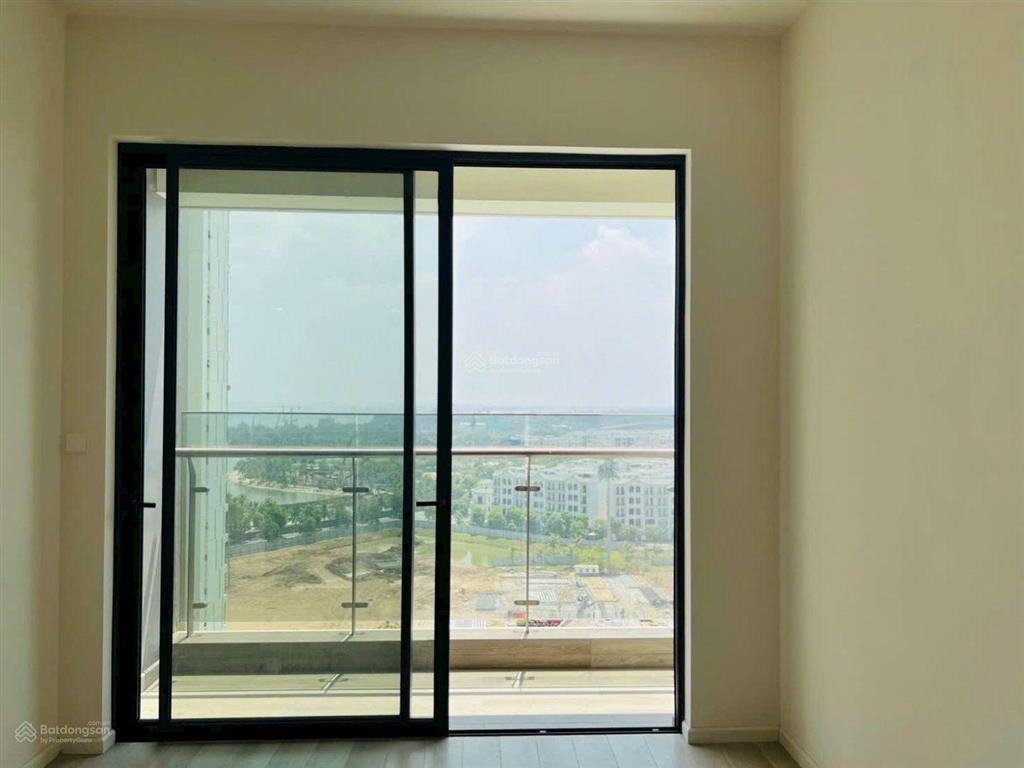 Cho thuê căn 3pn nt cơ bản khu cao cấp masteri, free pql, view hồ bơi, hướng mát, gần vincom