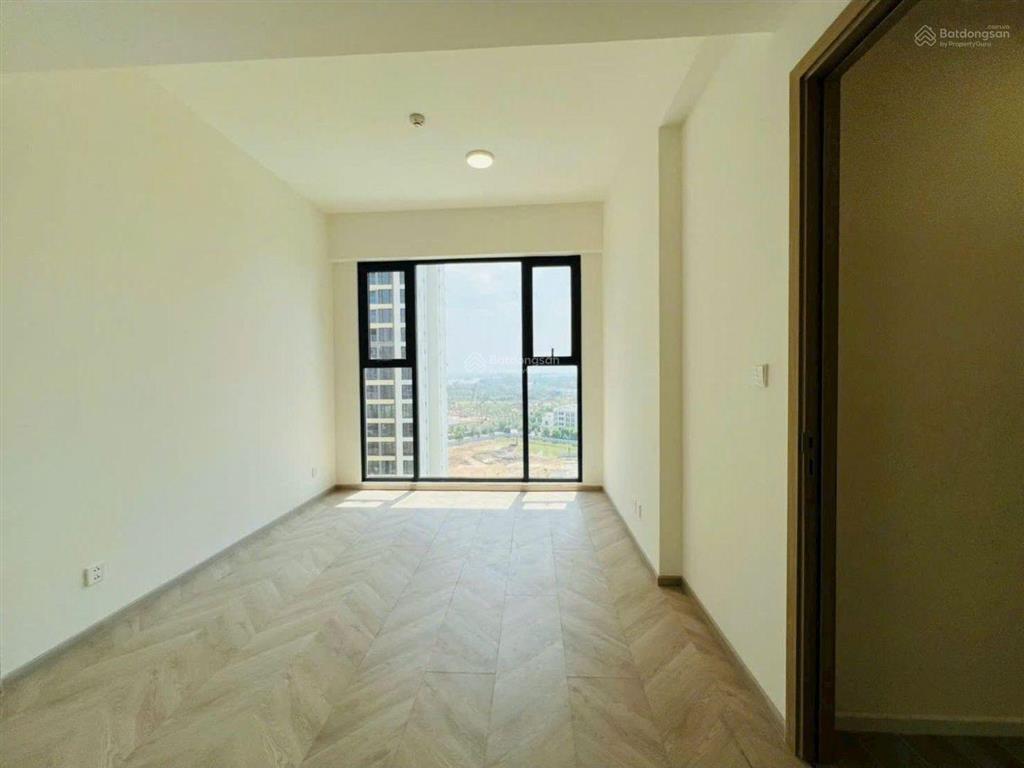 Cho thuê căn 3pn nt cơ bản khu cao cấp masteri, free pql, view hồ bơi, hướng mát, gần vincom