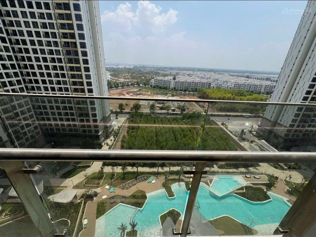 Cho thuê căn 3pn nt cơ bản khu cao cấp masteri, free pql, view hồ bơi, hướng mát, gần vincom