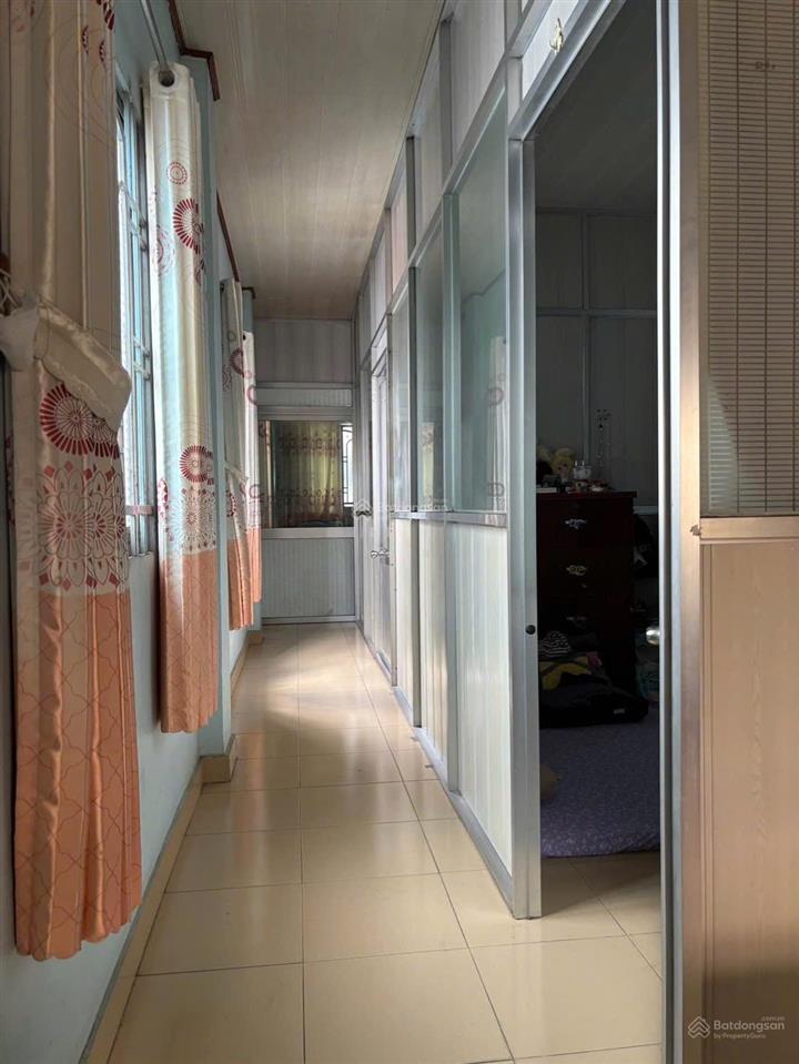 Bán nhanh nhà 2 mặt tiền  2 tầng  đối diện vincom lê văn việt  50 m2  4,1 tỷ