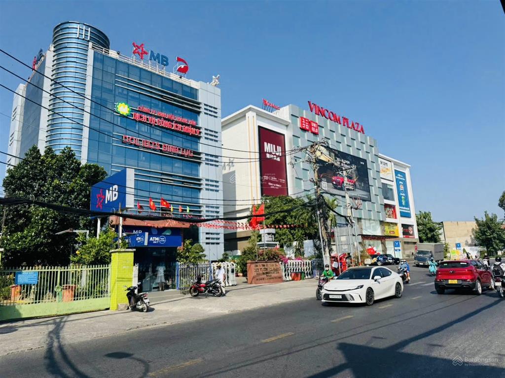 Bán nhanh nhà 2 mặt tiền  2 tầng  đối diện vincom lê văn việt  50 m2  4,1 tỷ