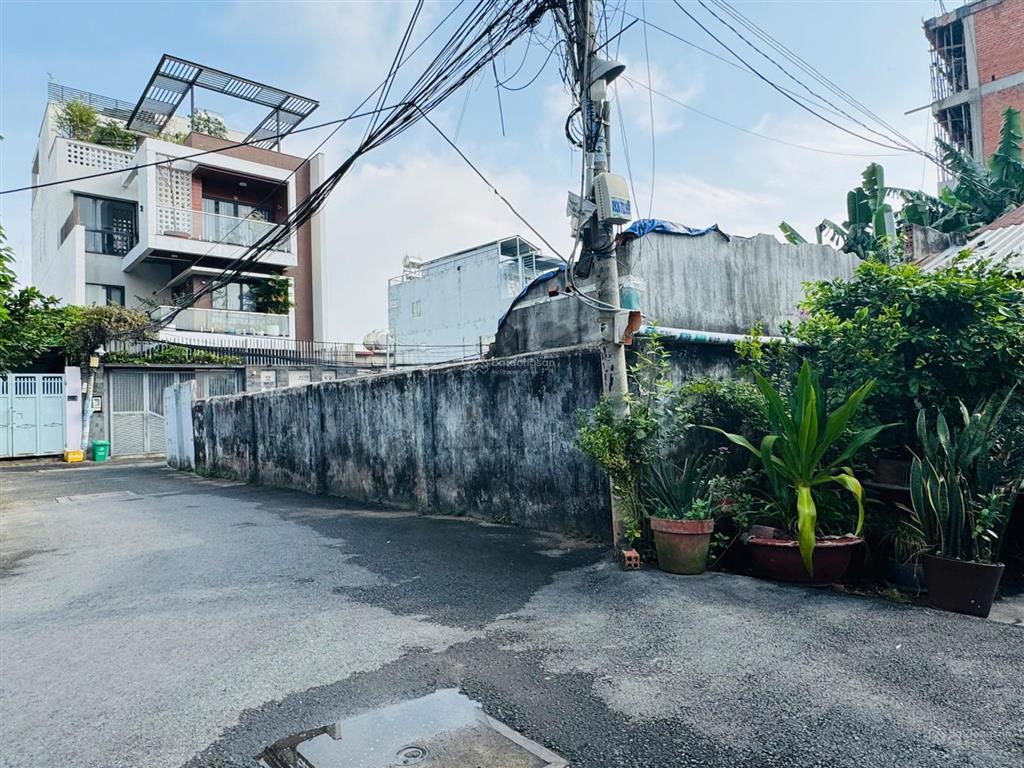 Đất 154 m2  ngang 11 mét  gần đh gtvt  3 mặt thoáng  xây chdv cực đẹp  man thiện