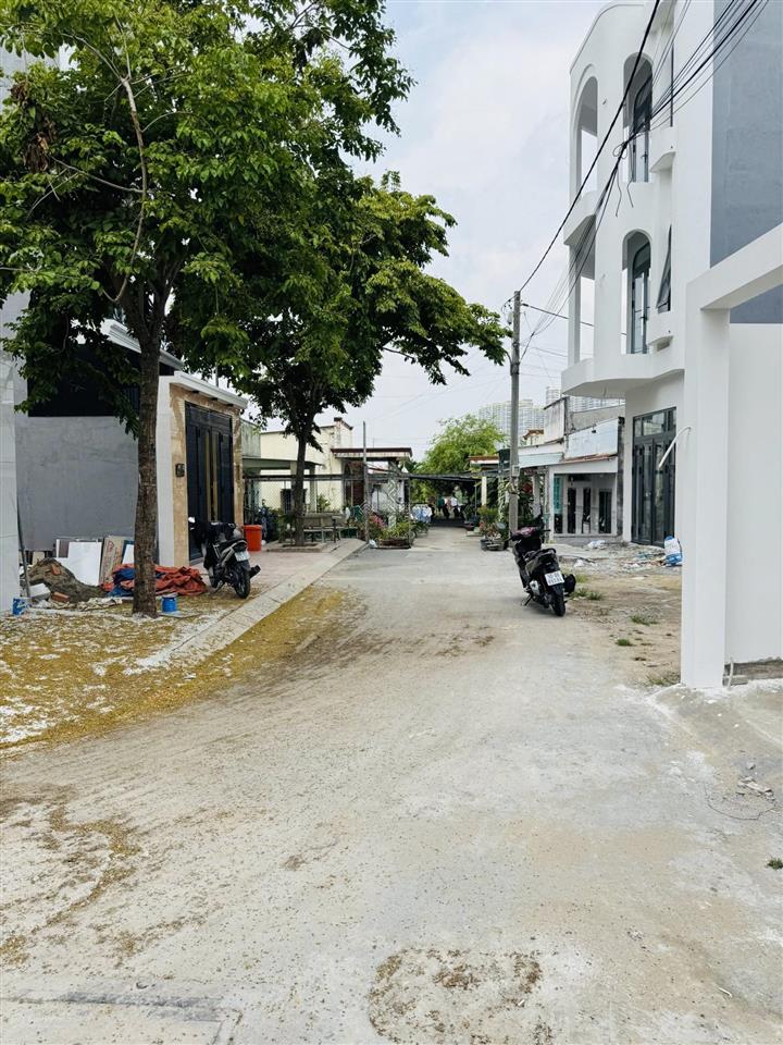 Bán đất đối diện vinhomes  56 m2  đường 32 thông 9a khu tđc phước thiện  chỉ 3,85 tỷ