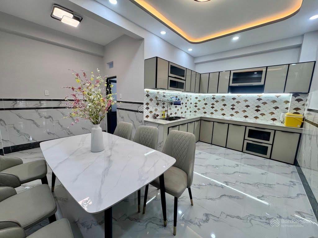 Bán nhà tô ký, q12, 5x20m, 2 tầng  4pn  tặng nội thất  kế bên quang trung  chỉ hơn 5 tỷ