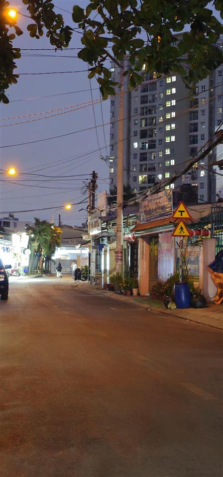 Bán lô đất  trần thị hè  quận 12  110m2  xe tải thông  khu nhà cao tầng  chỉ 6 tỷ