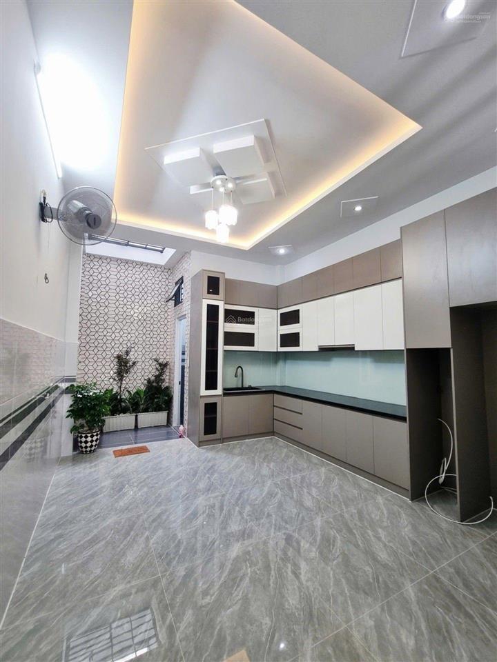 Bán nhà huỳnh thị hai, quận 12  xe hơi vào nhà 80m2  4 tầng  ngay chợ hạt điều  chỉ 6,1 tỷ