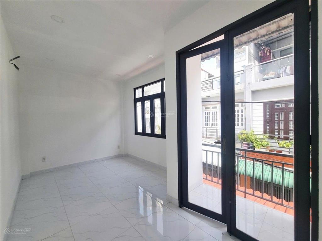Nhà huỳnh thị hai  q.12  ngang 5.5m x 15m  có phòng ngủ tầng trệt  hẻm xe hơi  chỉ 3.5 tỷ