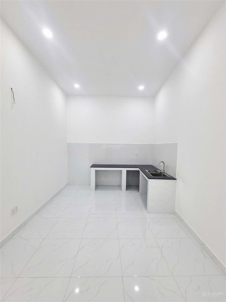 Nhà huỳnh thị hai  q.12  ngang 5.5m x 15m  có phòng ngủ tầng trệt  hẻm xe hơi  chỉ 3.5 tỷ