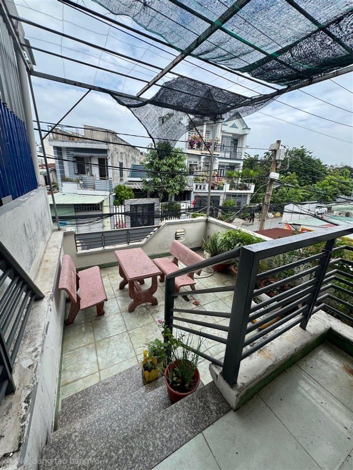 Mặt tiền tân chánh hiệp 13 có lề  100m2  3 tầng  ô tô ngủ trong nhà  ngay chợ hạt điều