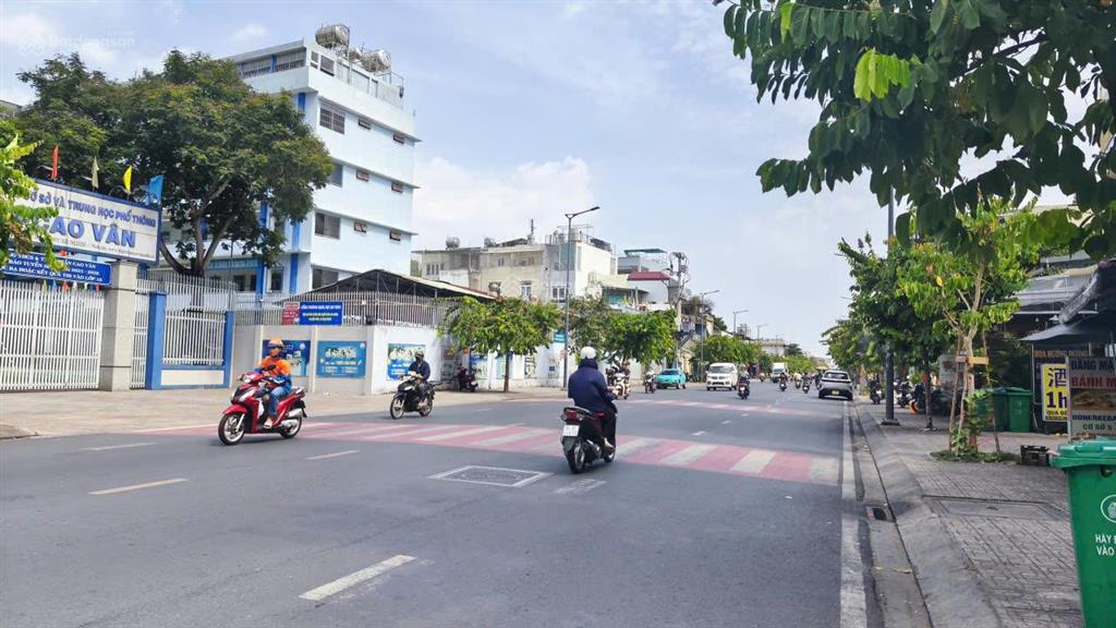 Bán gấp lô góc 2 mặt tiền 64m2 tô hiệu khu kinh doanh sầm uất,đường 12m 0903 983 ***