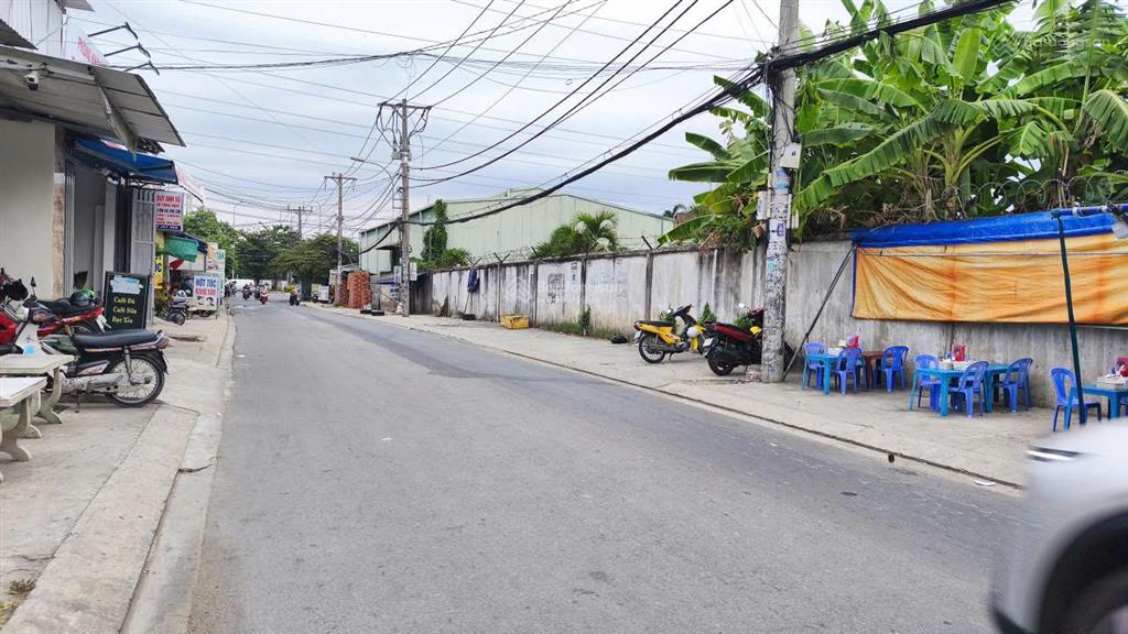 Chính chủ gửi bán gấp kho,xưởng 400m2 (full thổ cư) đường sinco gần go an lạc chỉ 300m