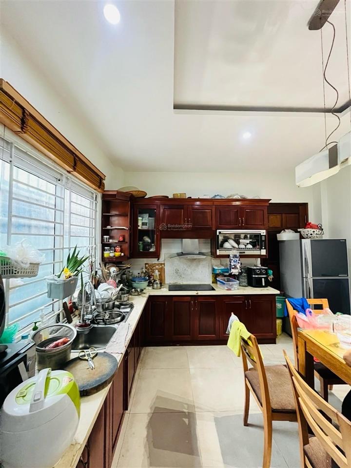 Trần quốc hoàn phân lô ô tô lô góc 3 mặt thoáng kinh doanh 15,9 tỷ