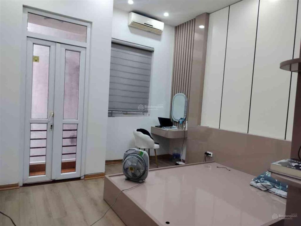 Nguyễn khánh toàn 48/50m 6 tầng 14,8 tỷ nhà đẹp sẵn ở ngay ngõ nông ô tô đỗ cách nhà 40m