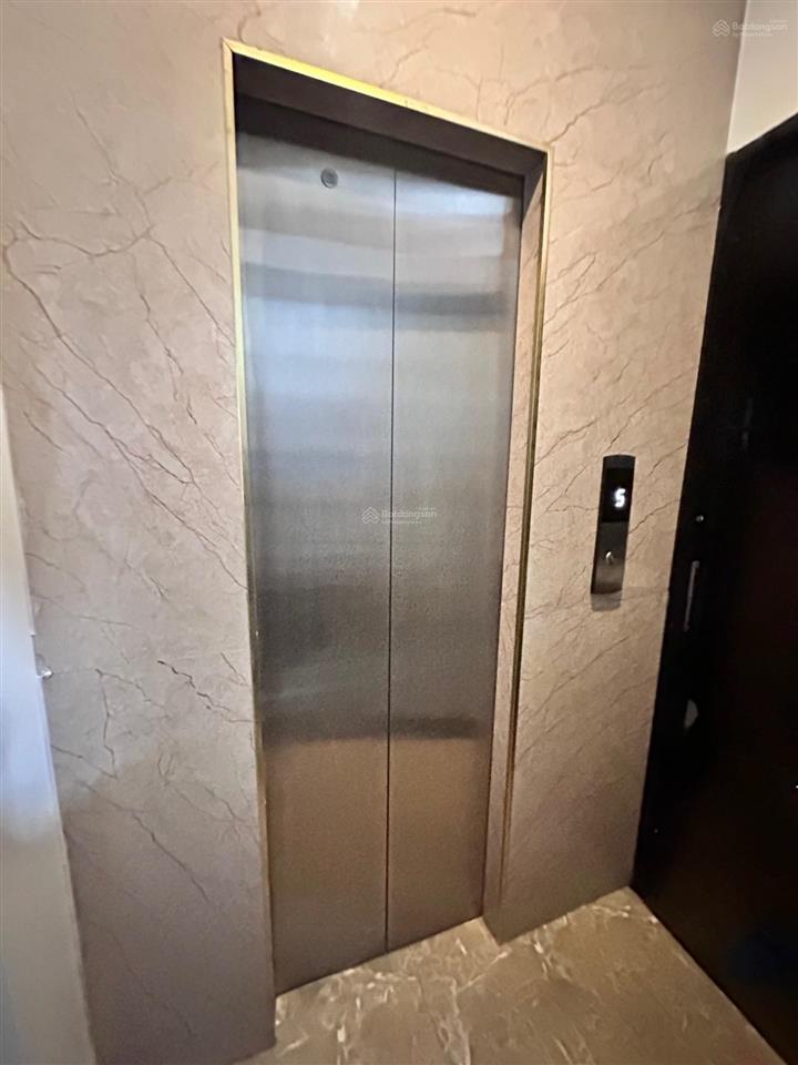 Phân lô cầu giấy ô tô tránh lô góc kinh doanh thang máy mt rộng 6 tầng 21,5 tỷ