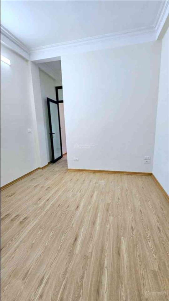 Khuất duy tiến nhà 6 tầng full nội thất ô tô đỗ cửa 6,9 tỷ
nhà riêng trung tâm thanh xuân,