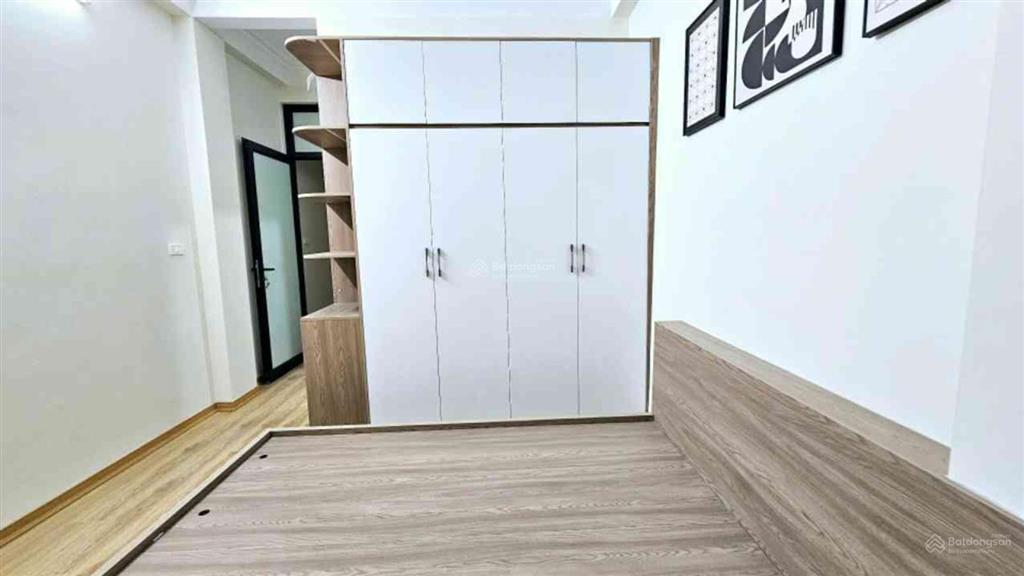 Khuất duy tiến nhà 6 tầng full nội thất ô tô đỗ cửa 6,9 tỷ
nhà riêng trung tâm thanh xuân,