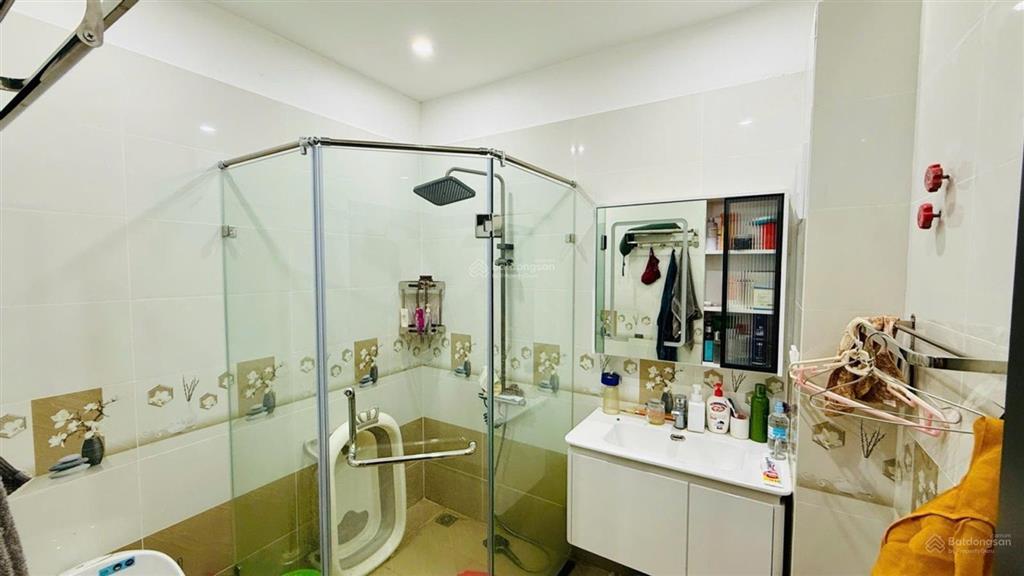 Bán nhà hoàng sâm 21,5tỷ 60m ô tô tránh kinh doanh, văn phòng đang cho thuê 25 triệu/tháng