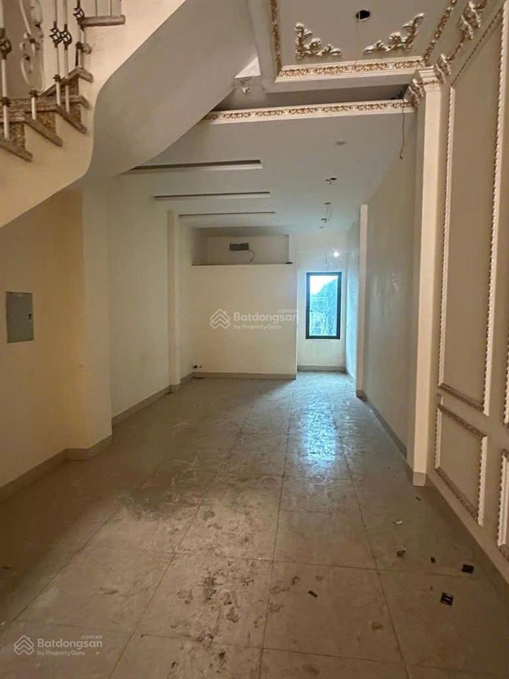 Bán nhà riêng mặt phố khu cầu lớn phù hợp ở và kinh doanh