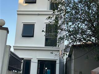Giá cực ngon, nhỉnh 3 tỷ, nhà 4 tầng 45m2,full thổ cư, ô tô vào, gần cầu nhật tân
