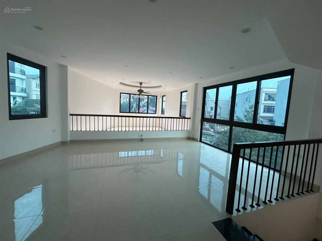 Sốc thật nhà 3,5 tầng 52m2.giá chỉ bằng tiền đất tại trung tâm vân nội! đông anh
