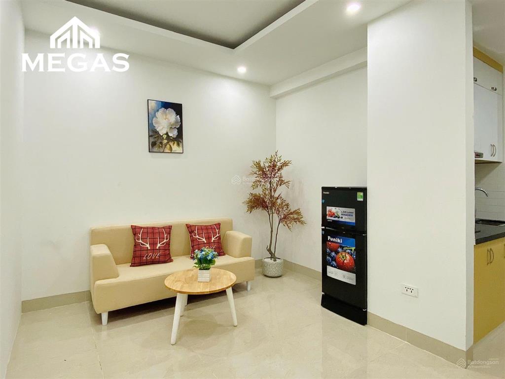 1 ngủ 1 khách ô tô đỗ cửa, cạnh bến xe mỹ đình, nhà mới tinh có ban công thoáng, đủ nội thất