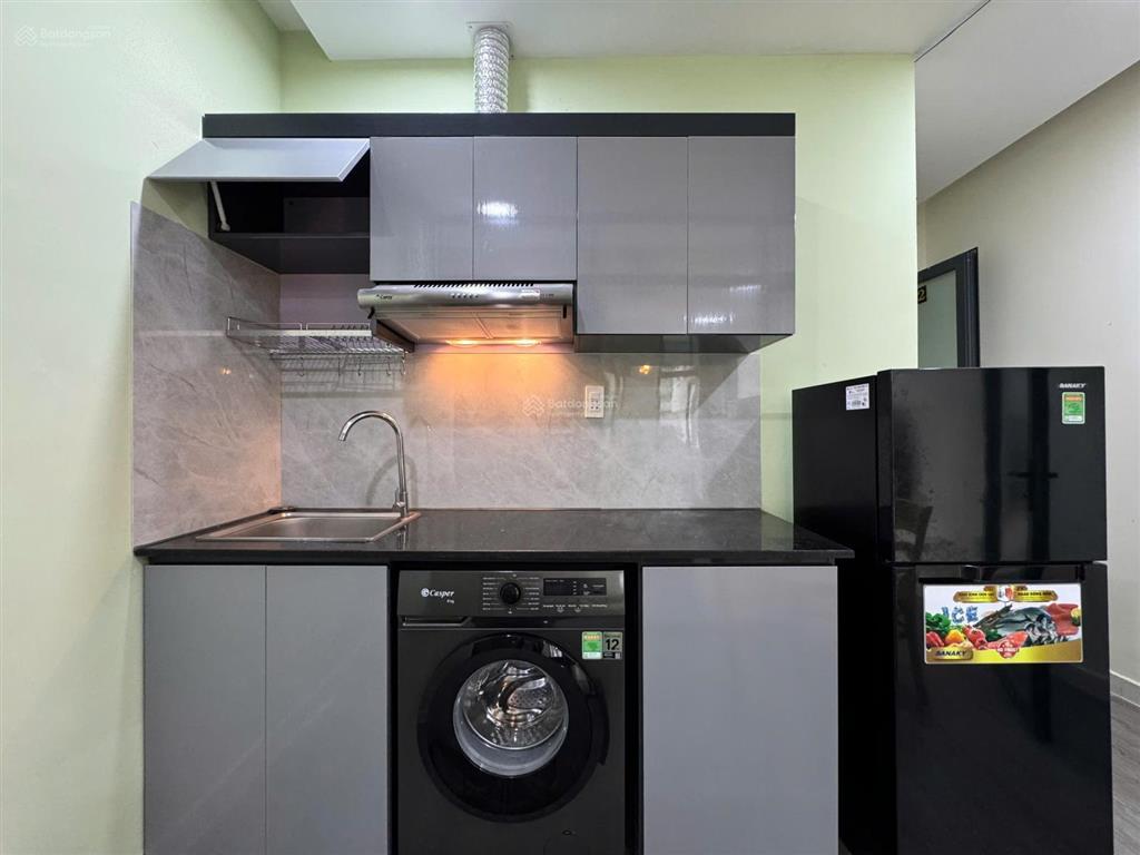 1 ngủ 1 khách ô tô đỗ cửa  full nội thất ban công thoáng  gần vòng xuyến công trường dân chủ