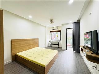 1 ngủ 1 khách ô tô đỗ cửa  full nội thất ban công thoáng  gần vòng xuyến công trường dân chủ