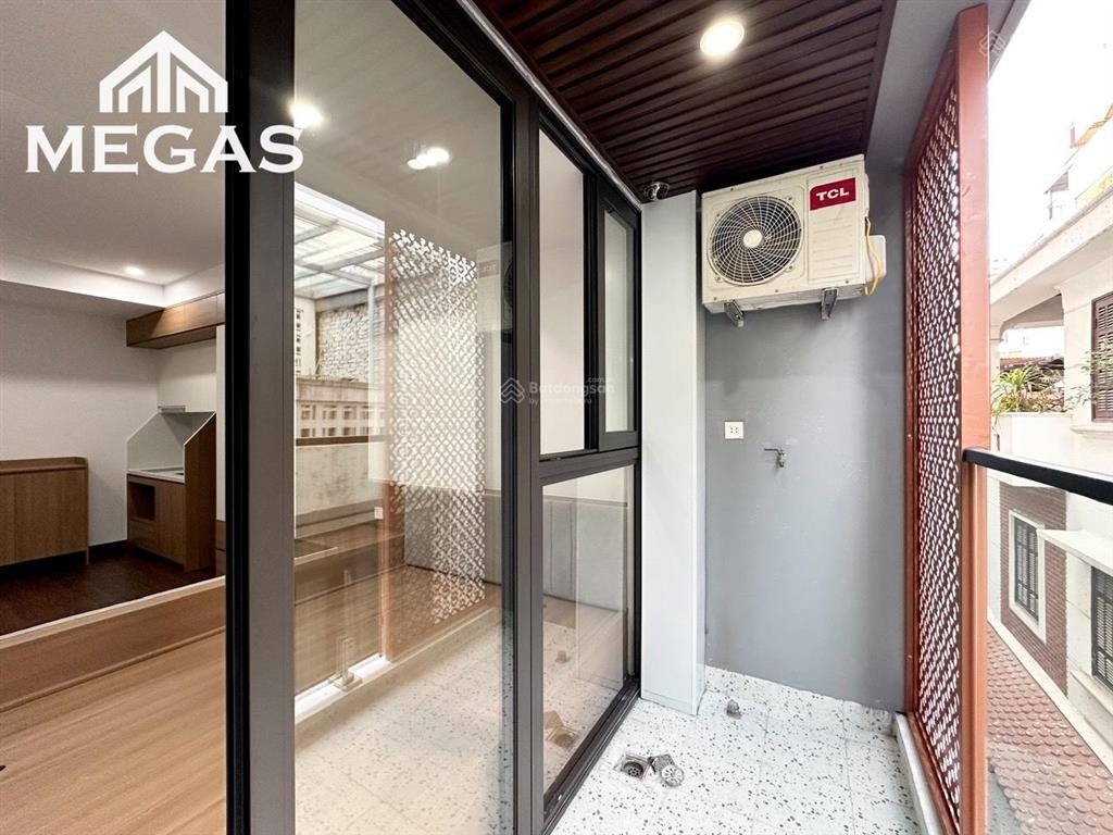 Bancol sân vườn! studio chỉ 6.5tr/th cho thuê, giặt riêng, 30m ra hồ hoàng cầu, ô tô đỗ cửa