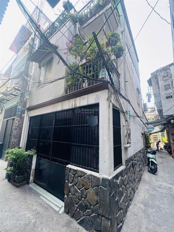 Nhà hẻm thông lô góc lê thiệt,tân phú,3 tầng,30m2 ngang 4m đẹp,shr giáp q11,bình tân,tân bình