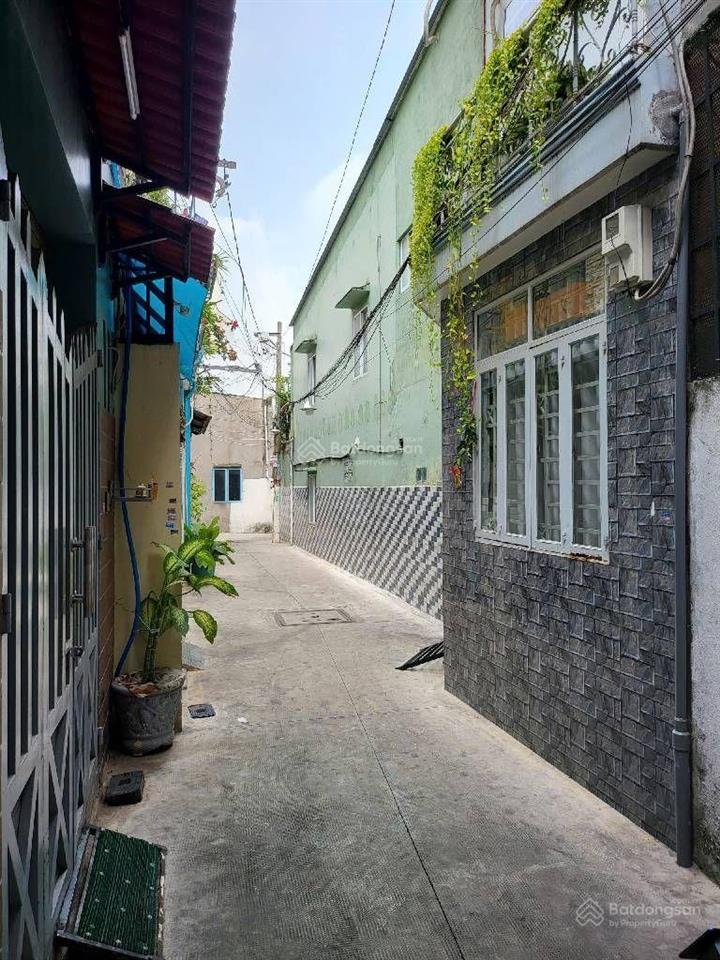 Nhà hẻm thông lô góc lê thiệt,tân phú,3 tầng,30m2 ngang 4m đẹp,shr giáp q11,bình tân,tân bình