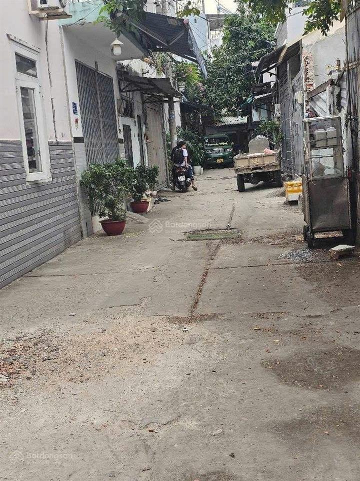 Nhà hẻm lê văn quới,bình tân 2 tầng,30m2,ngang 4m đẹp,shr ko qh lộ giới,giáp tân phú,q11....