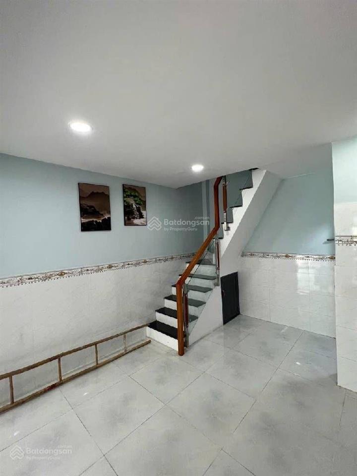 Nhà hẻm lê văn quới,bình tân 2 tầng,30m2,ngang 4m đẹp,shr ko qh lộ giới,giáp tân phú,q11....