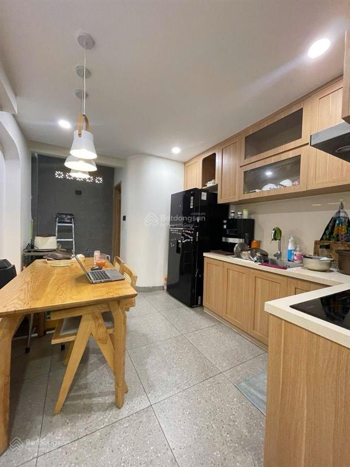 Siêu phẩm phạm văn bạch, tân bình,2 tầng btct,52m2,nhà new tặng nội thất,nở hậu,hẽm 4m thoáng,shr
