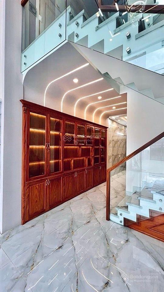 Bán nhà mặt tiền đường tỉnh lộ 10, bình tân, 5 tầng, 120m2, ngang 4m đẹp, khu sầm uất