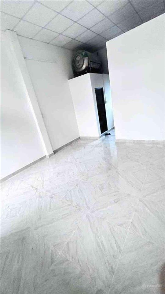 Mặt tiền lê quát tân phú2 tầng btct gần 40m2 ngang 4m đẹpshr vuong vức hoàn công đủnhỉnh 4 tỏi