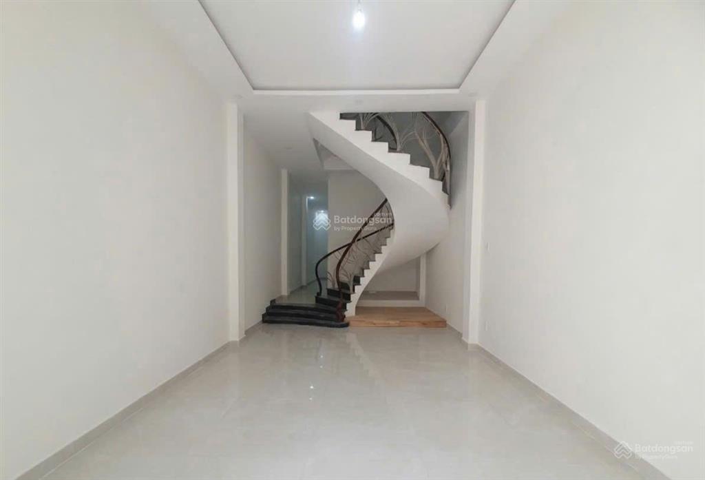 Cần bán gấp nhà hẻm 10m , 340c/ đường hoàng văn thụ , tân bình , dt 4,2x18m , 5 tầng ,giá chỉ 15 tỷ
