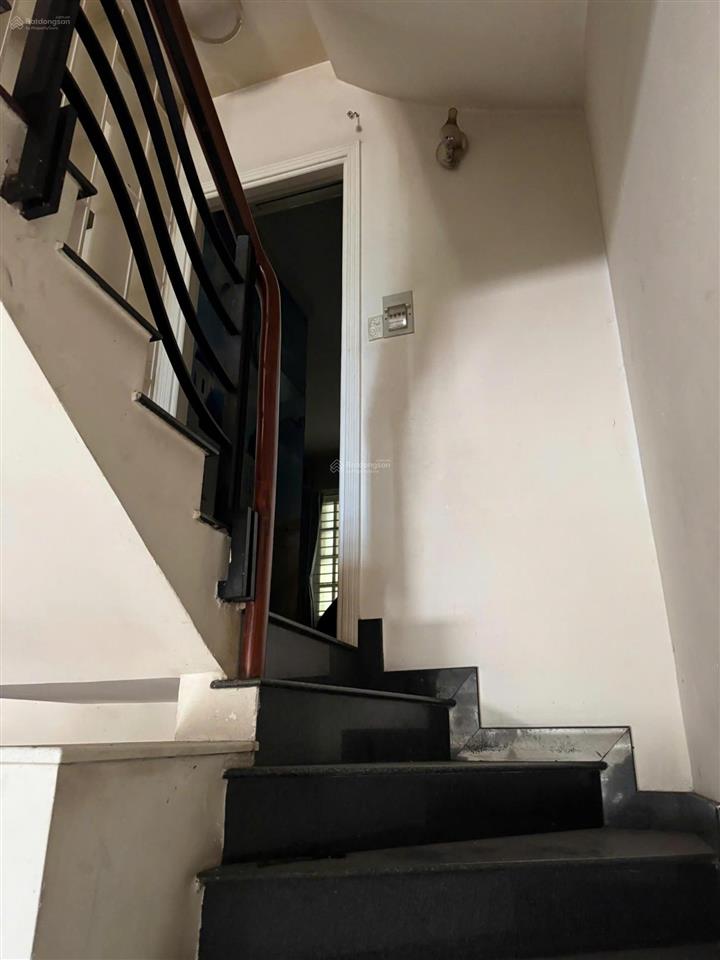 Bán gấp nhà mặt tiền phan đình phùng , phú nhuận , dt 4x18m , 4 tầng đẹp , giá chỉ 22 tỷ