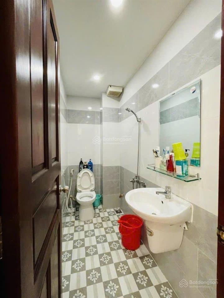 Bán gấp nhà hẻm xe hơi 575 cách mạng tháng tám, q.10. dt 3,8x16m, 3 tầng, giá chỉ 8,7 tỷ