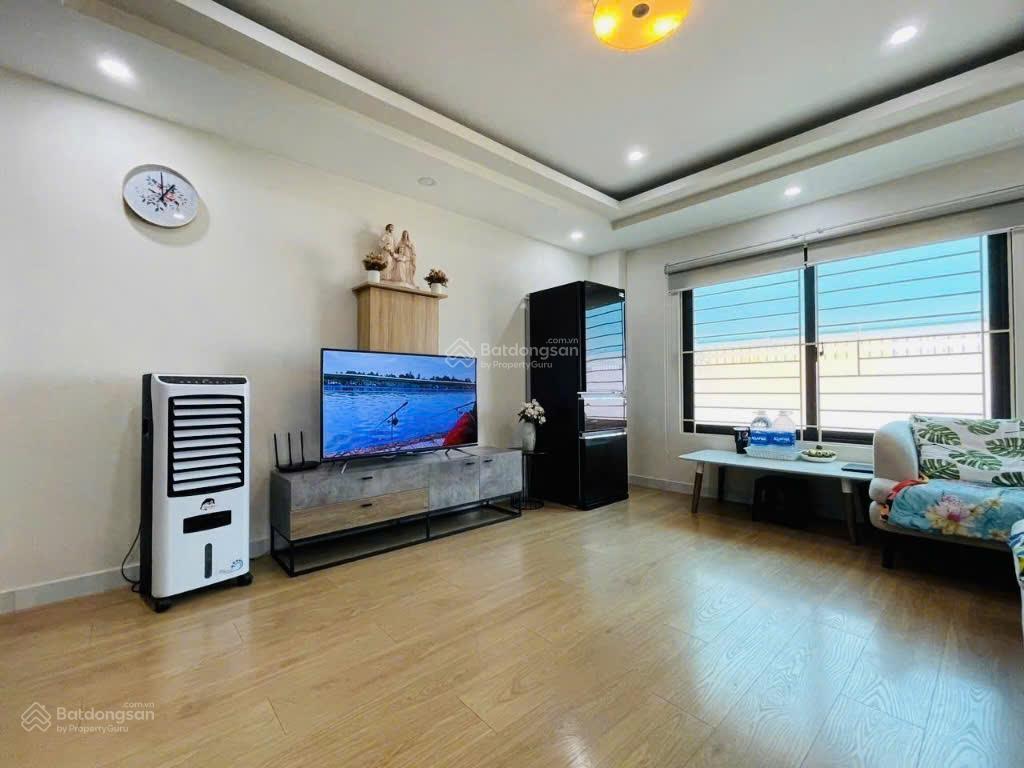 Bán gấp nhà hẻm xe hơi 575 cách mạng tháng tám, q.10. dt 3,8x16m, 3 tầng, giá chỉ 8,7 tỷ