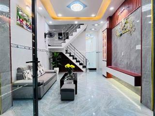 Bán nhà 3 tầng, dts 100m2, tặng full nội thất, cách 50m ra mặt tiền, shr nhỉnh 5 tỷ