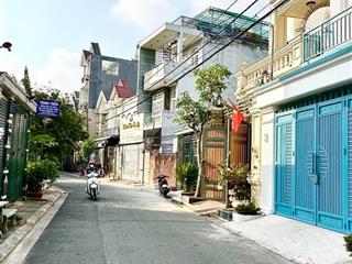 Nhà góc 2 mặt tiền bà điểm chỉ 6.5 tỷ